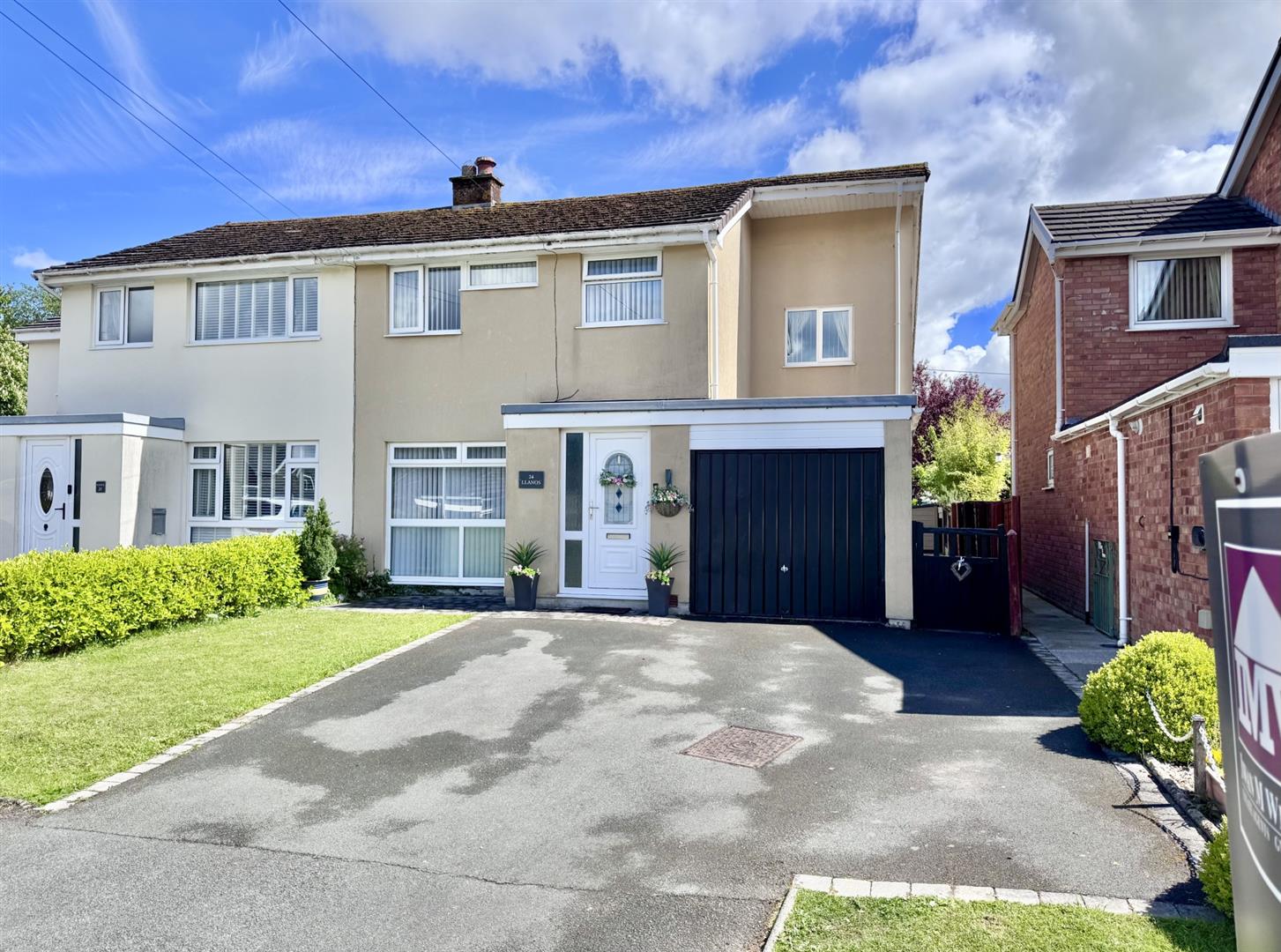 24 Llwyn Brith, Llanrwst